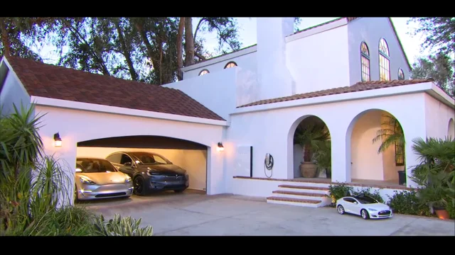 Tesla solar on sale roof video