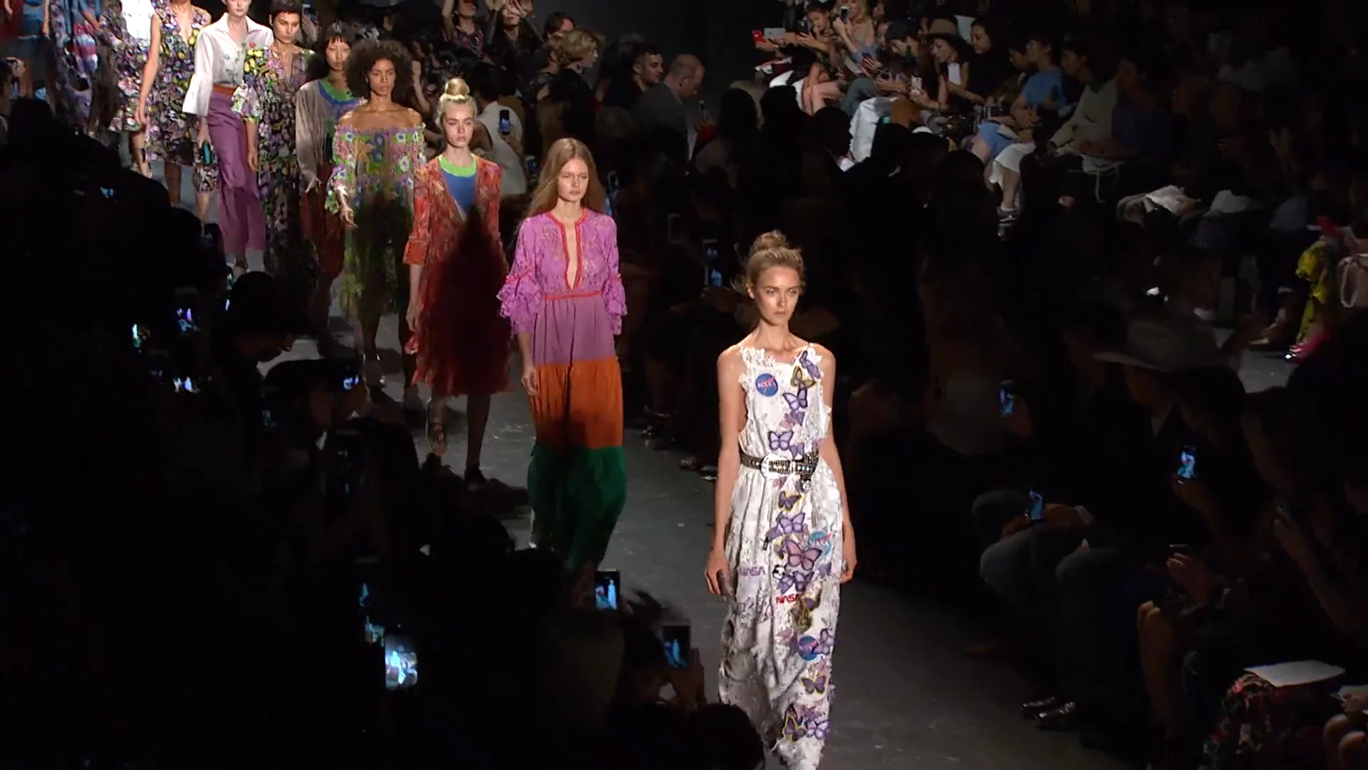 SS2017 – Vivienne Tam Store