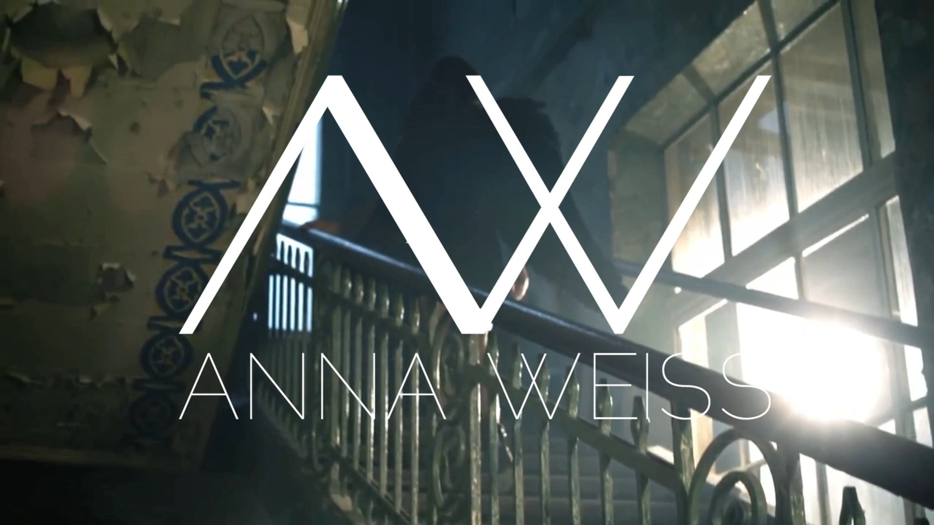 Anna Weiss  International