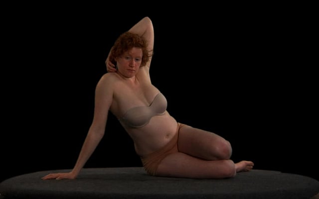 02 MARIELE laying HolyArmpit 800x500b