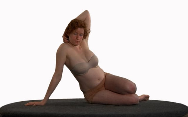 01 MARIELE laying HolyArmpit 800x500w