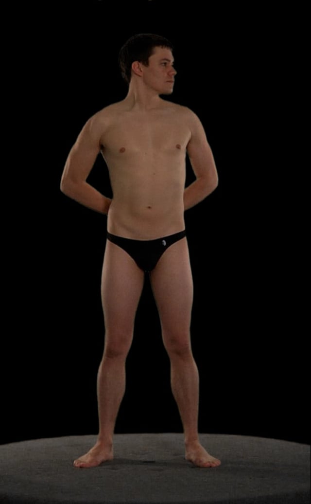 06 MIKE StandOpenChest 608x984