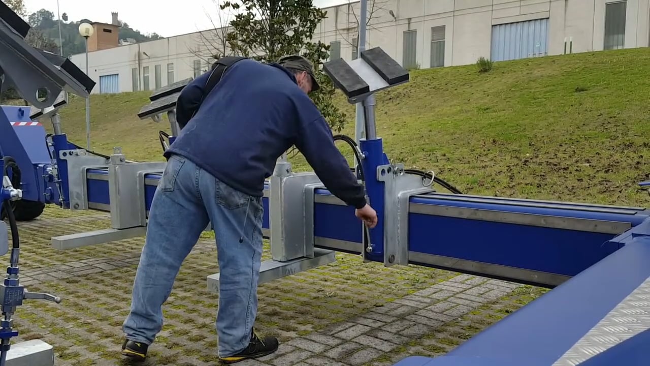 FGM Tecnology - Carrello: candele idrauliche, forche, regolazione altezza