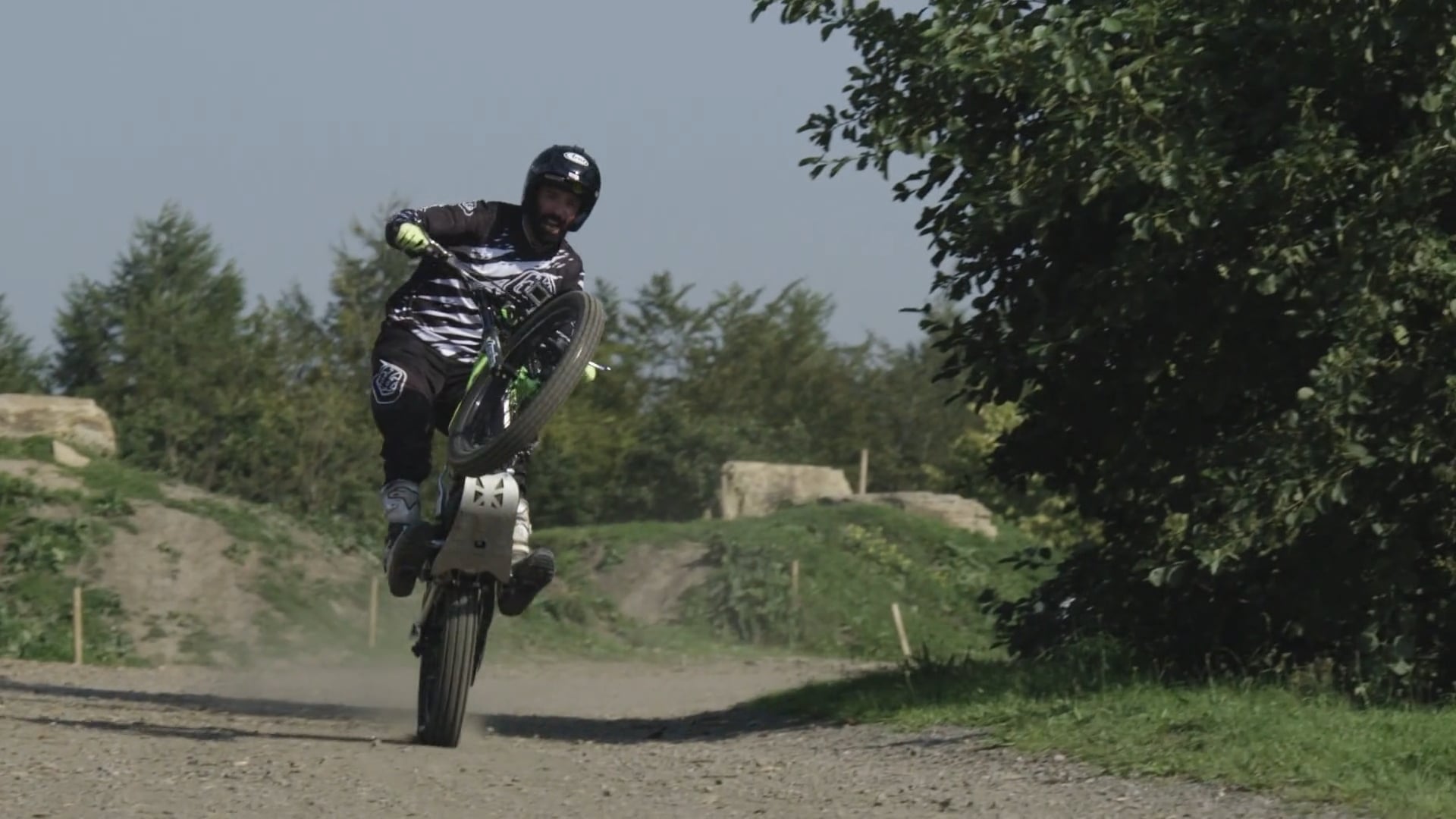 Red Bull - Dougie's Wheelie: Rob Meets Dougie - Part 1