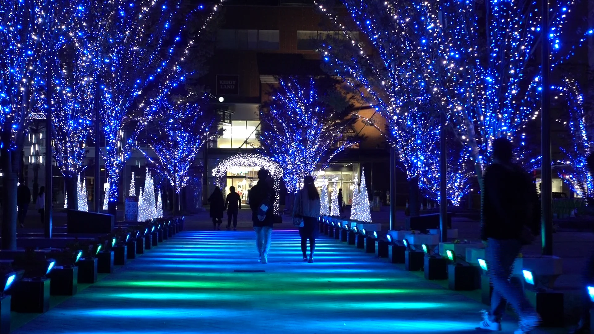 天神 警固公園 イルミネーション演出(光の川) by non-classic株式会社