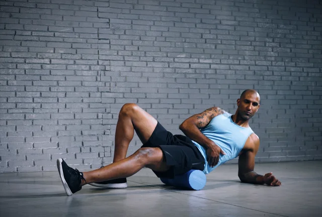 Tutorial: How to perform the Lateral Hip Foam Roll