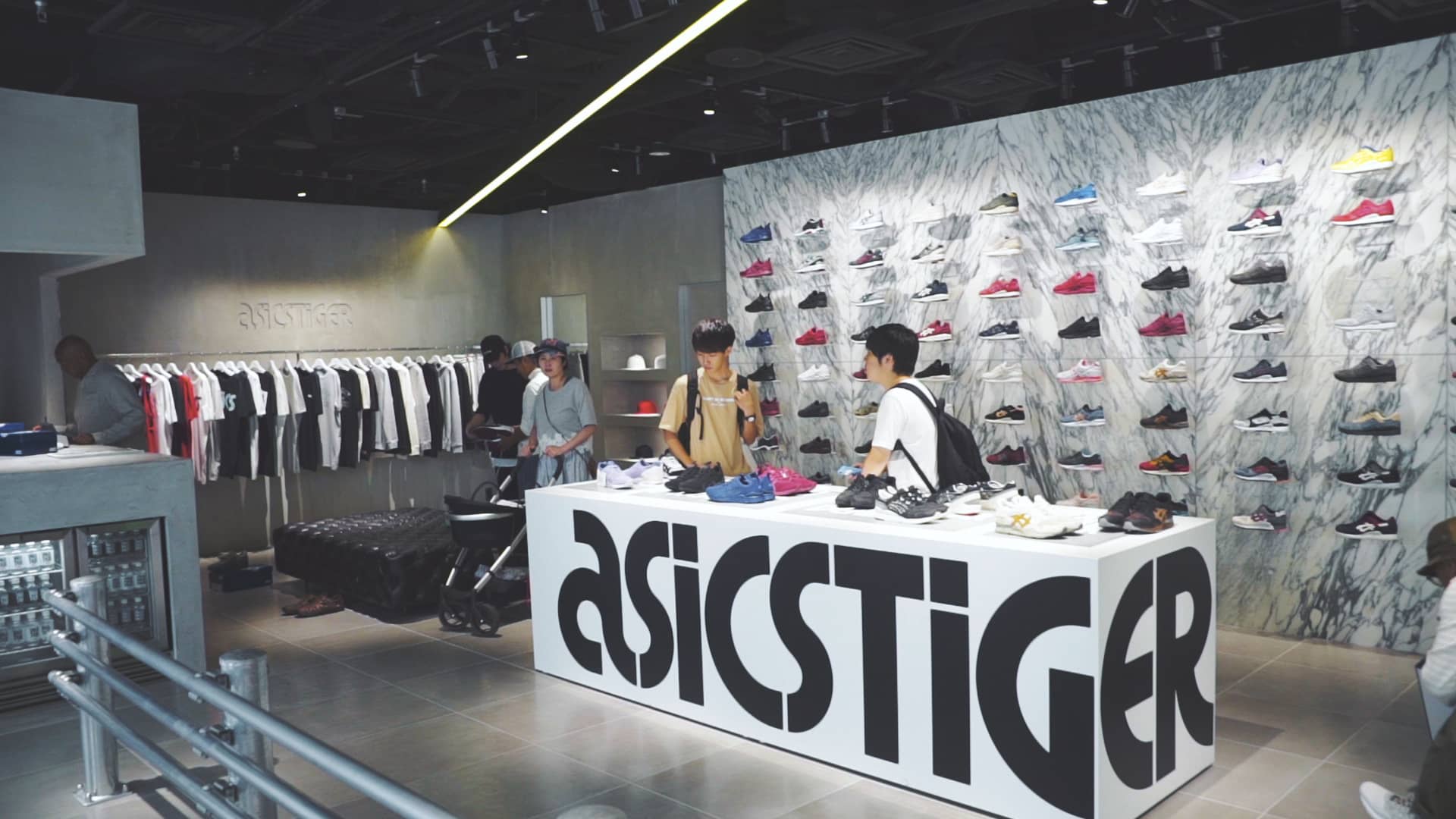 asics tiger osaka