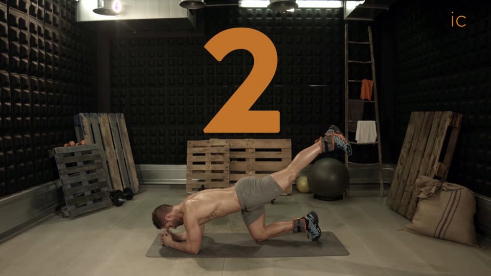 Patada Recta con tobilleras lastradas