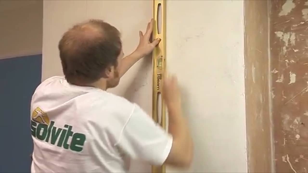 Wickes How to create a plumb line for wallpapering on Vimeo