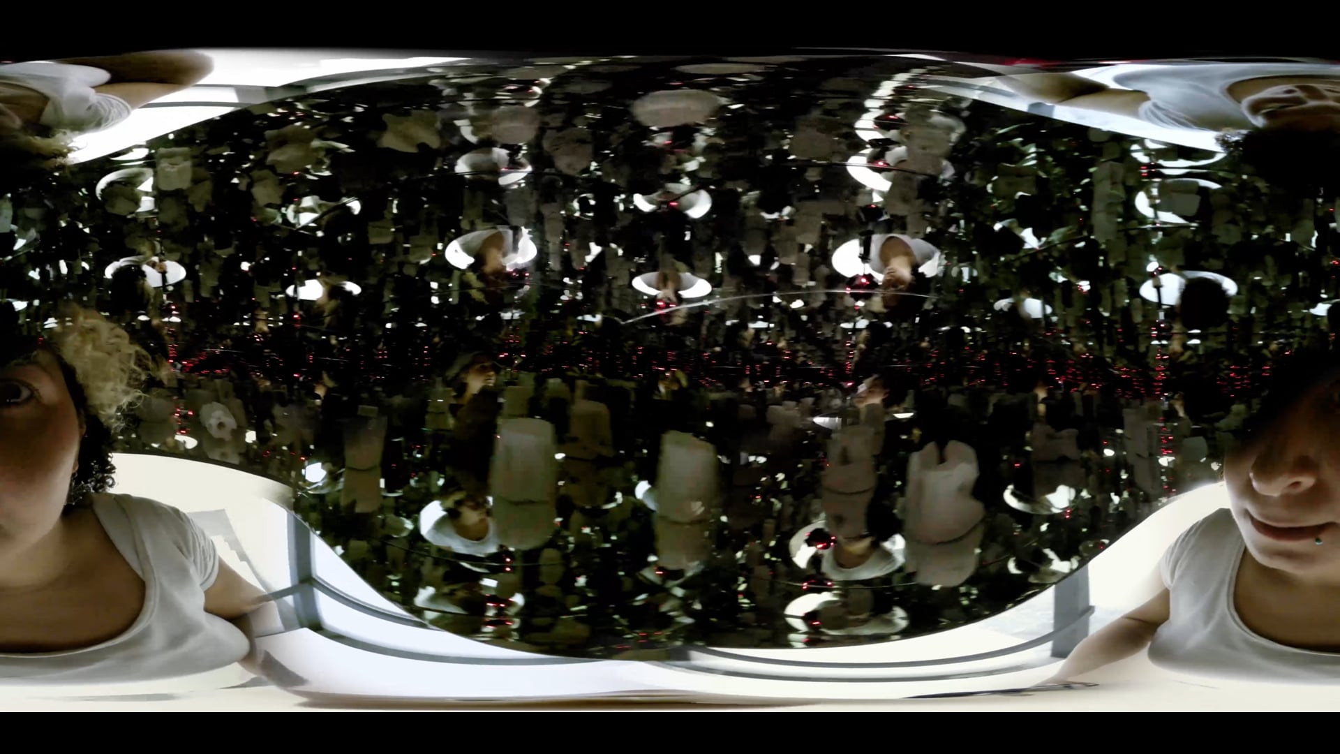 Mise en Abyme (Placed into Abyss, وضع في الهاوية) i