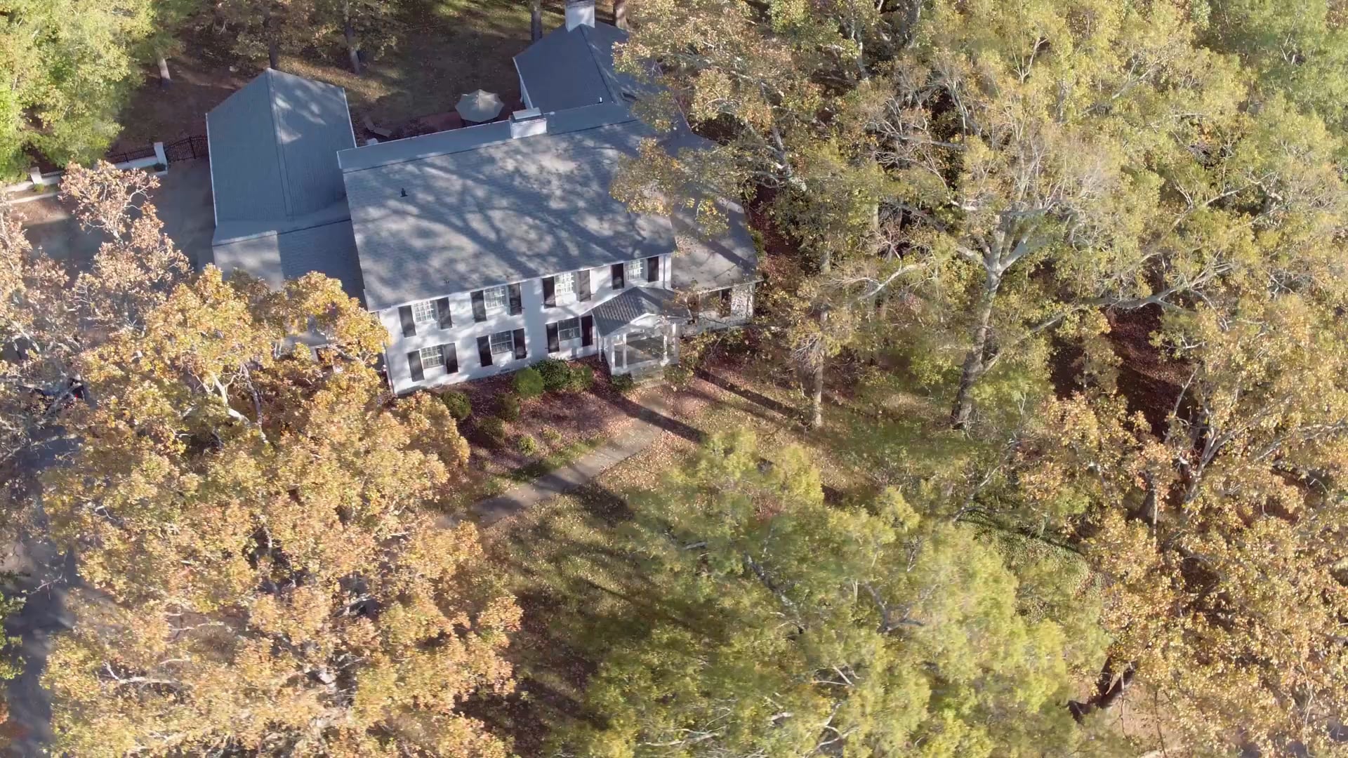 2515 Pineway Drive on Vimeo