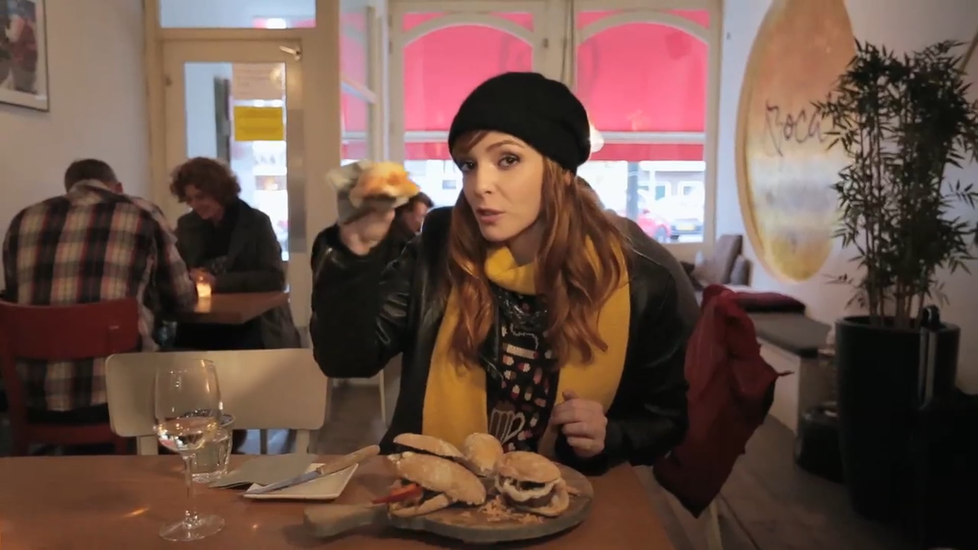 S02 EP08 - Amsterdam