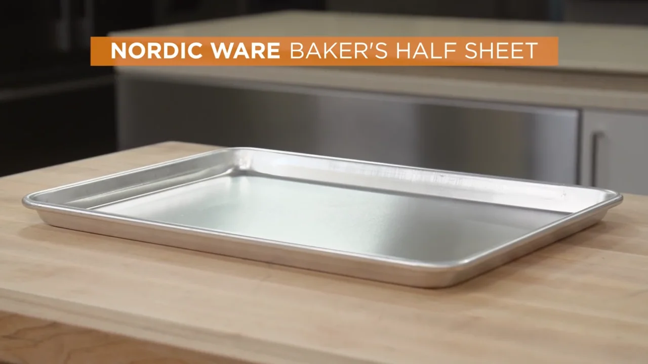 Naturals® Baker's Half Sheet with Lid, Aluminum Baking Sheet