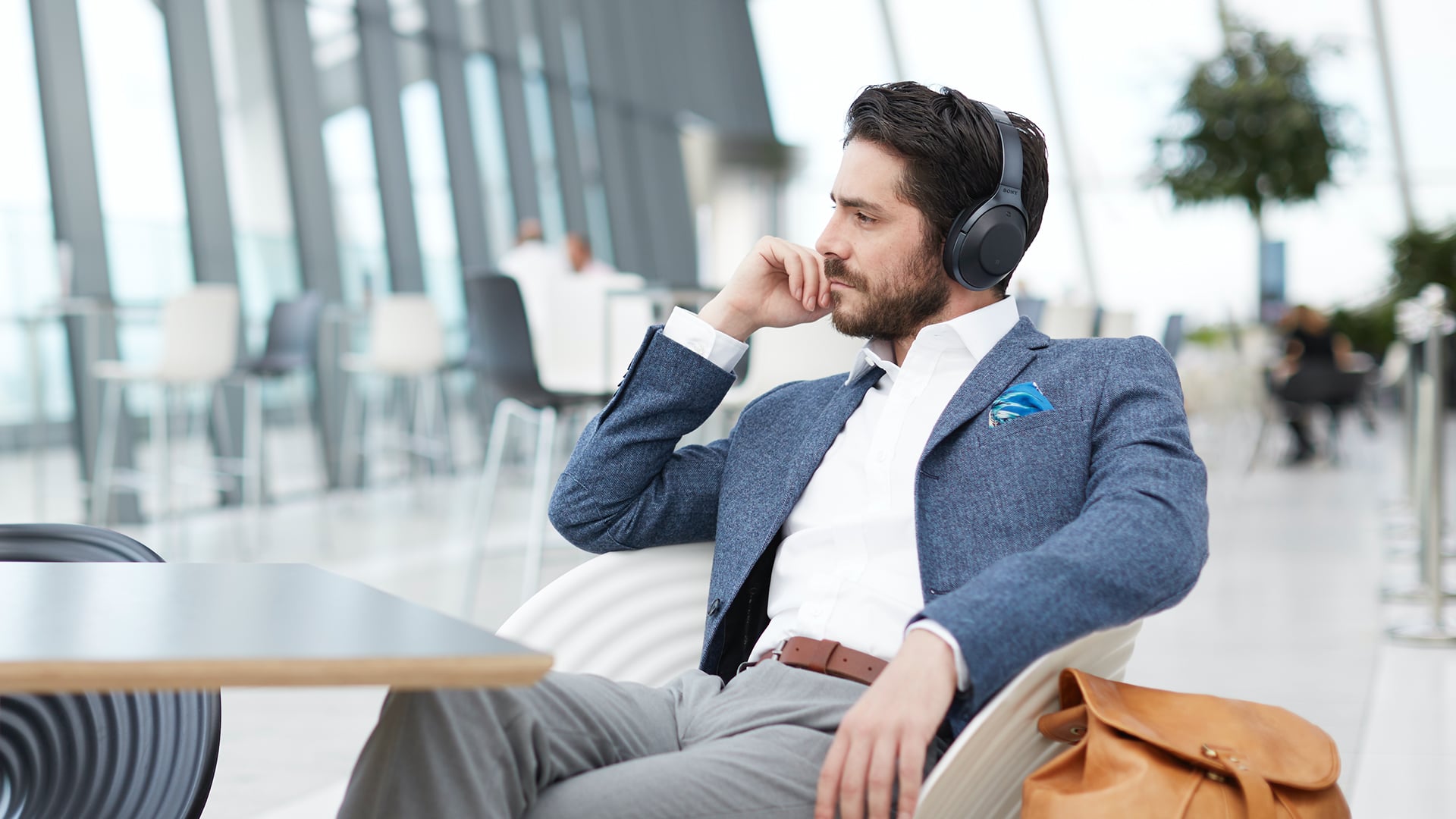Sony MDR1000X Wireless Headphones - Lifestyle Video