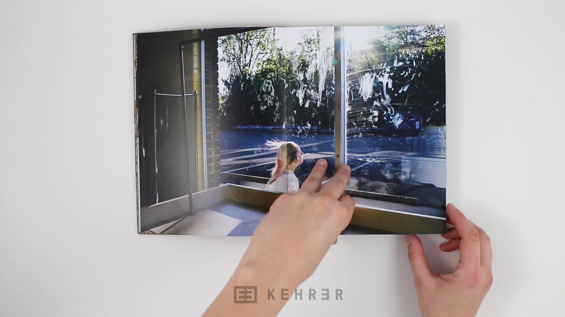 Peter van Agtmael - Buzzing at the Sill on Vimeo