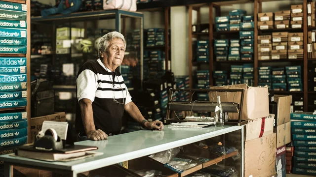 KulBritania - The Amazing Story of Carlos Ruiz and his store