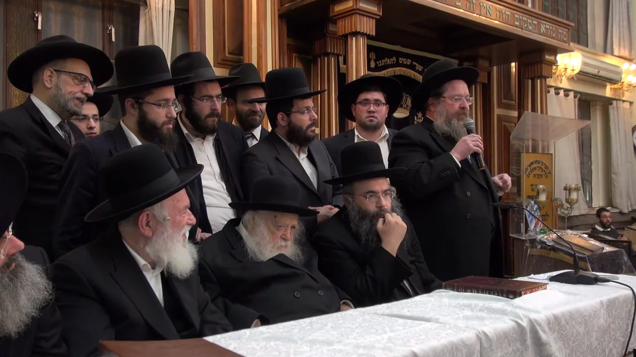 Erkakning yuziga surtish