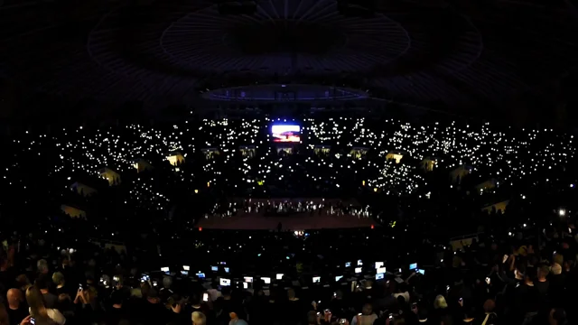 Fans turn cellphone lights on baseball team, NewsCut