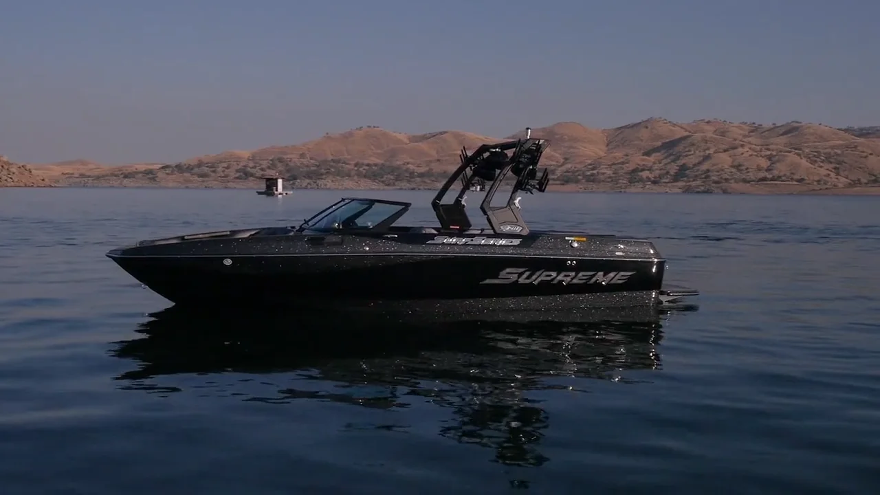 2017 Supreme S211: the Only Affordable Premium 21-Foot Towboat 
