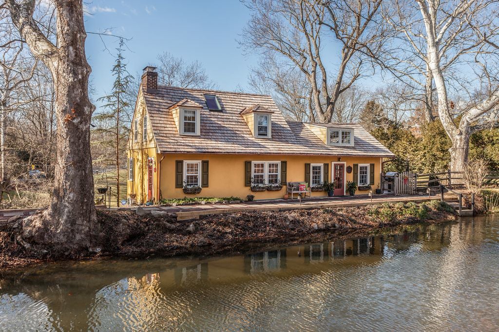 2472 River Road, New Hope PA 18938 on Vimeo