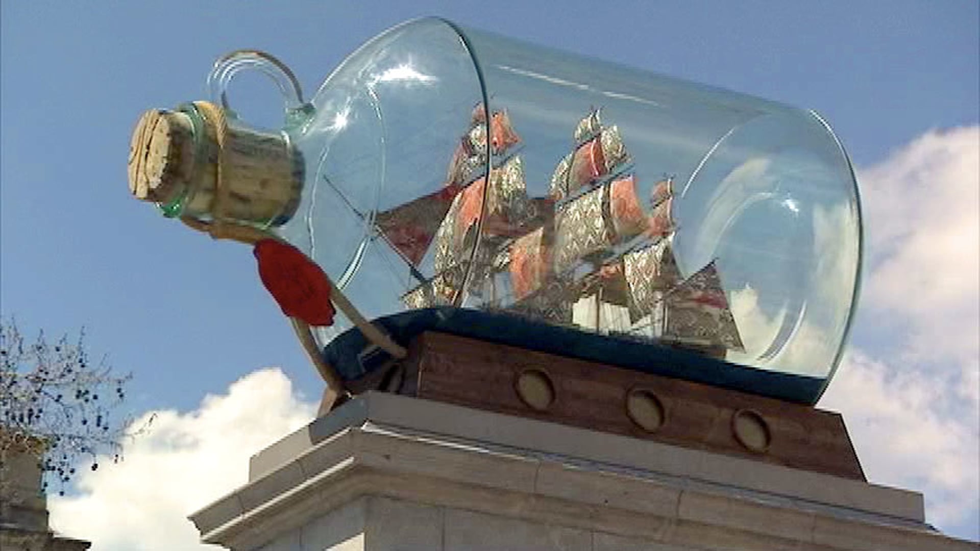 Yinka Shonibare CBE RA: “Nelson's Ship in a Bottle” (SHORT