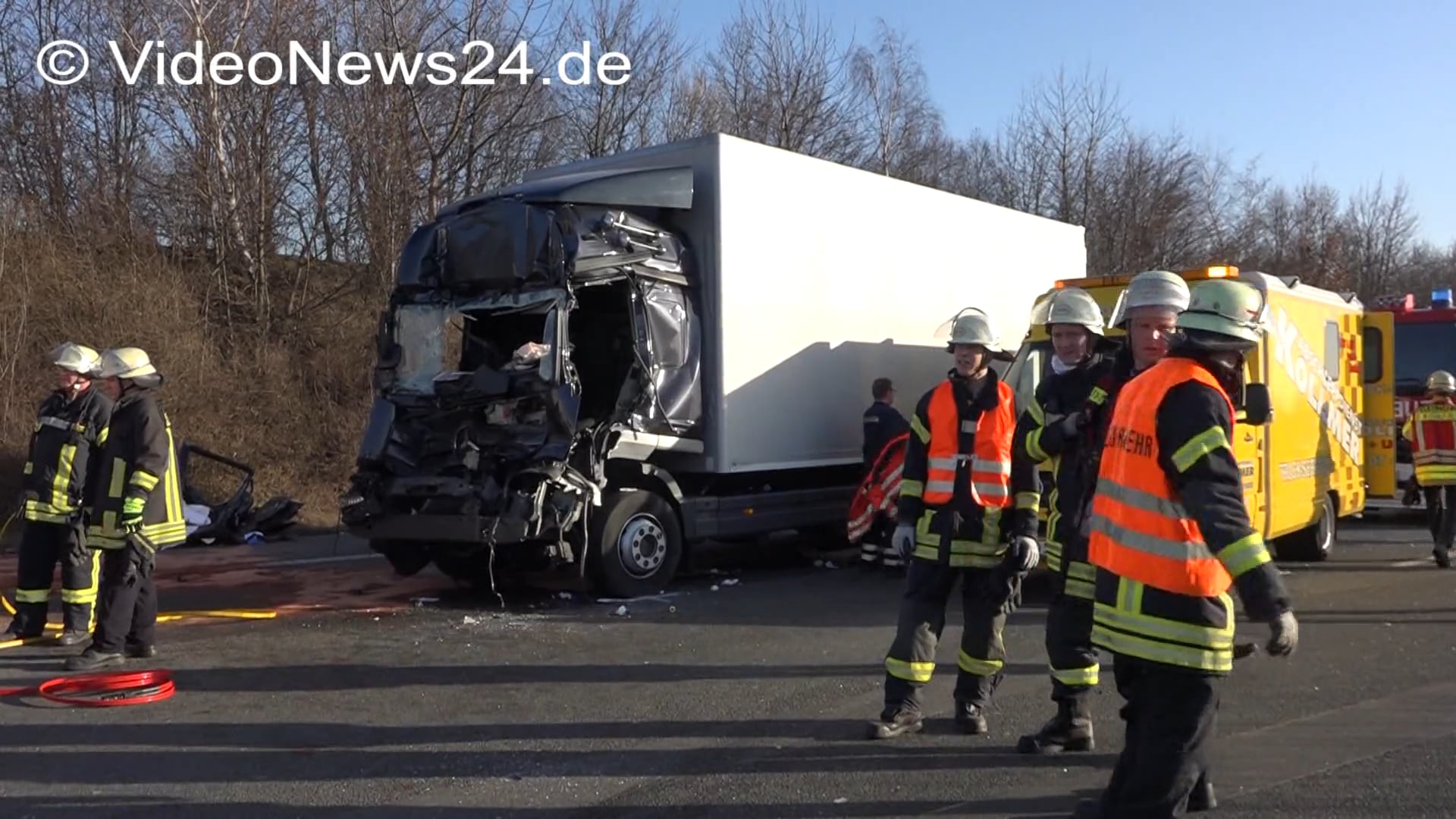 15.02.2017 - VN24 - Drei LKW Am Stauende Auf A1 Bei Kamen Verunfallt ...