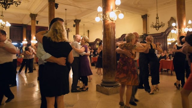 ABRAZO : Installation vidéographiques immersives:  ¿Quiere bailar, Milonga_Confiteria