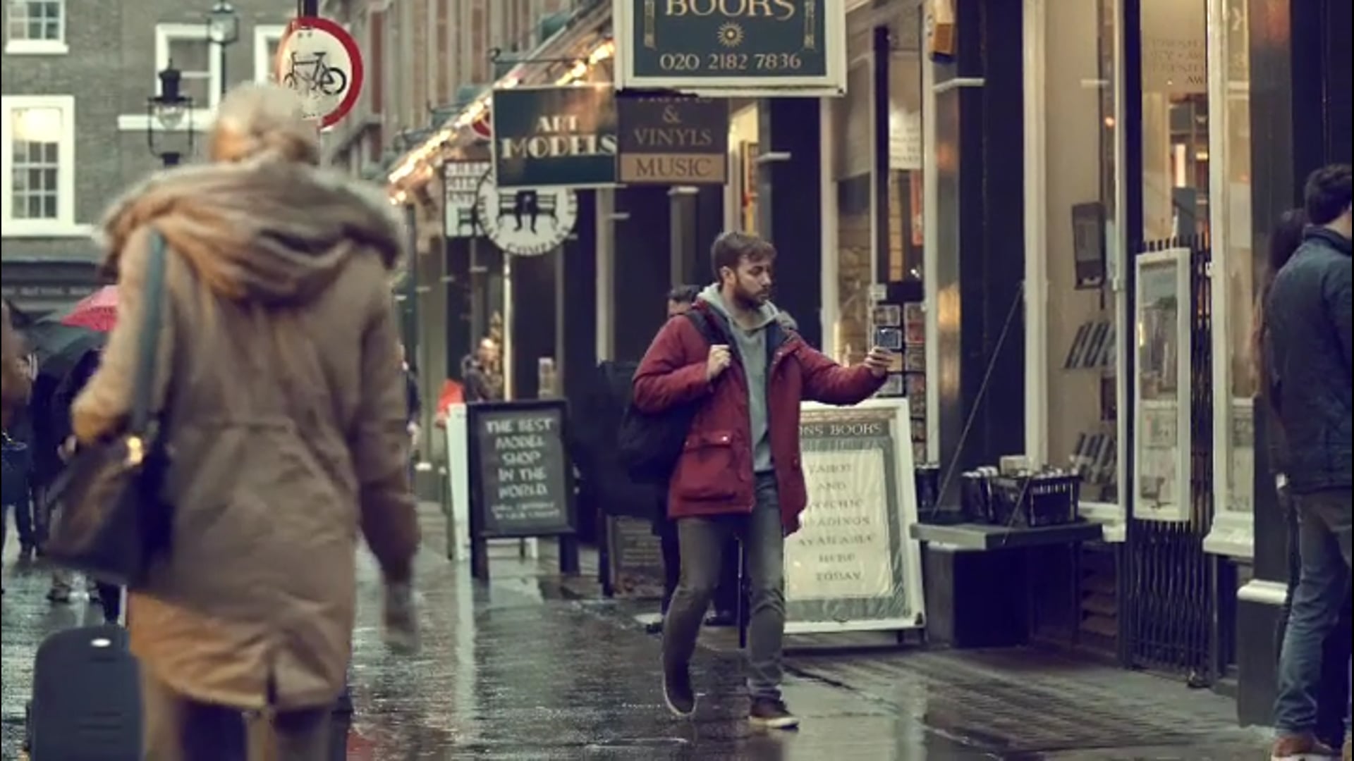 Vodafone Sra. Rushmore - Director Agus Berruezo