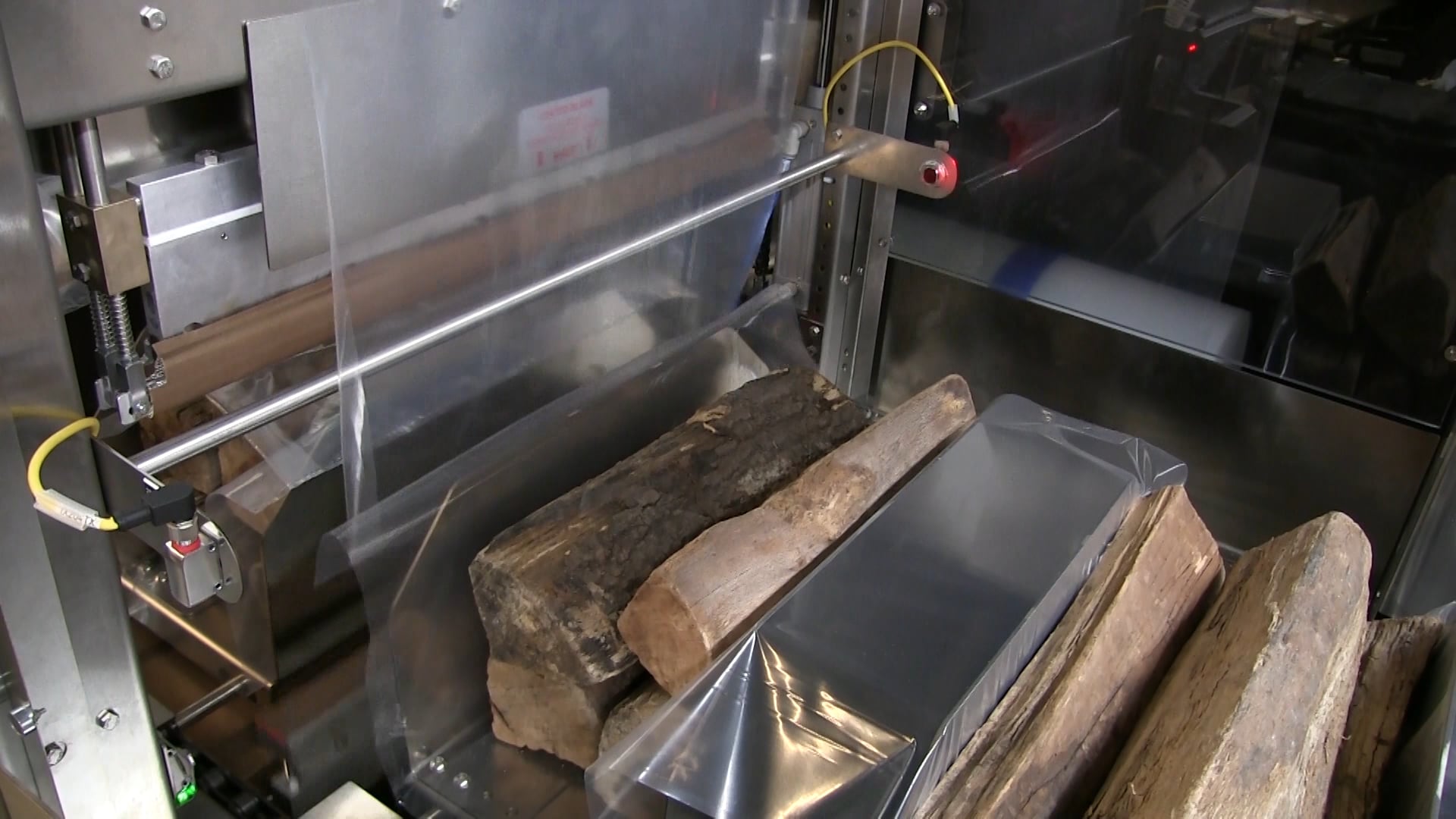 4037Firewood Shrink Wrap Bundler on Vimeo