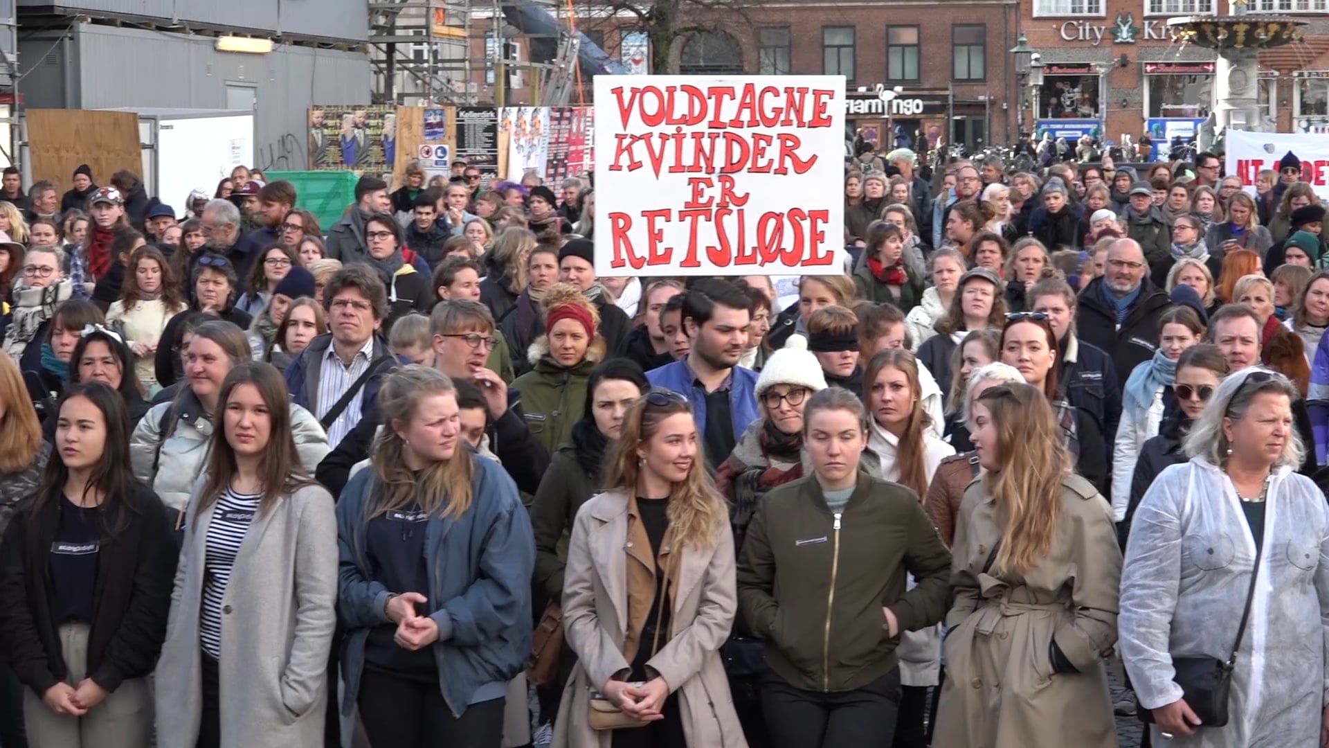 Demonstration i København - ”Aldrig din skyld”