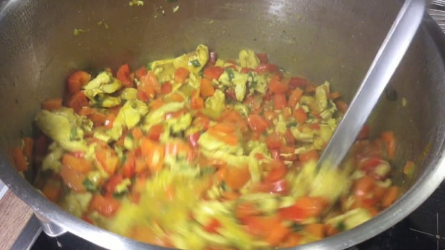 Trailer Projekt Kochgruppe, Rezept Hähnchen-Kokos-Curry