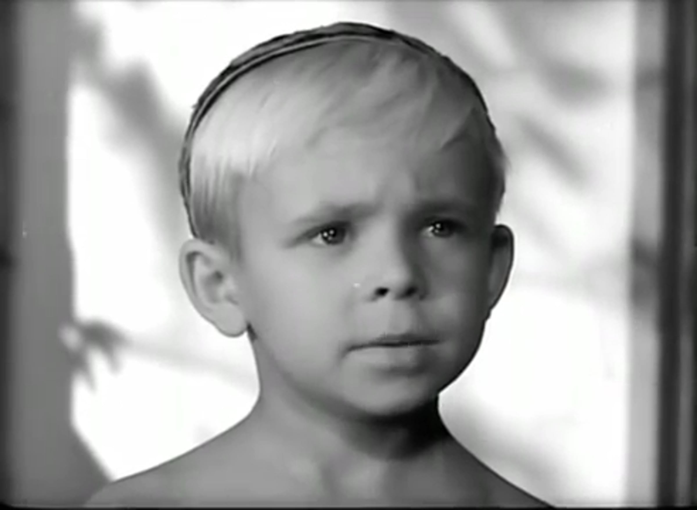 Дядя ты дурак. Дверь мне запили. Он что дурак что ли. Кто дурак тот сам знает. Ты дурак.