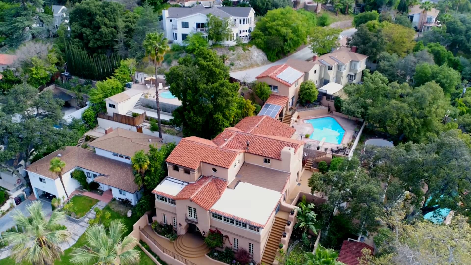 Leanne Reynolds Presents 1410 Royal Blvd, Glendale, CA 91207 on Vimeo