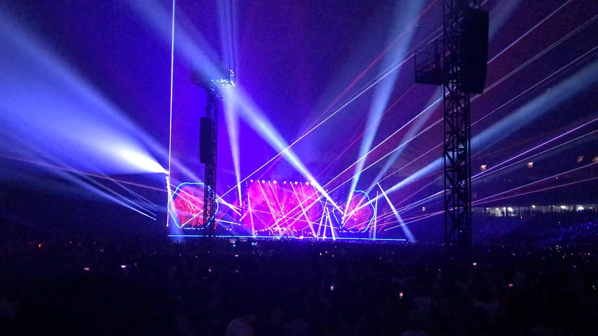 Clocks Coldplay Live in Singapore on Vimeo