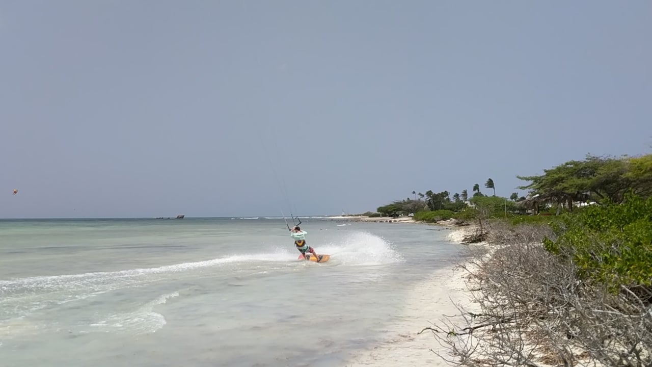 kiteboarding Aruba - Getting Air