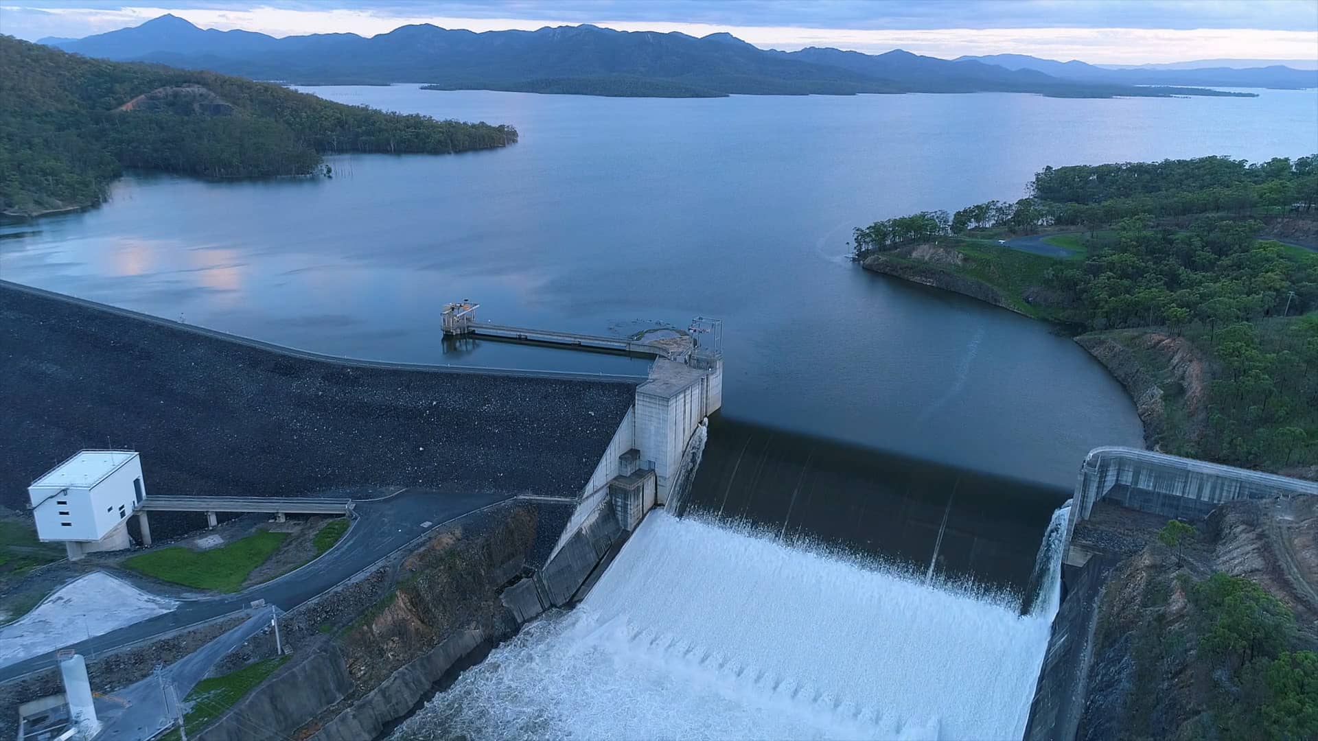 AWOONGA DAM // OVERFLOWING on Vimeo