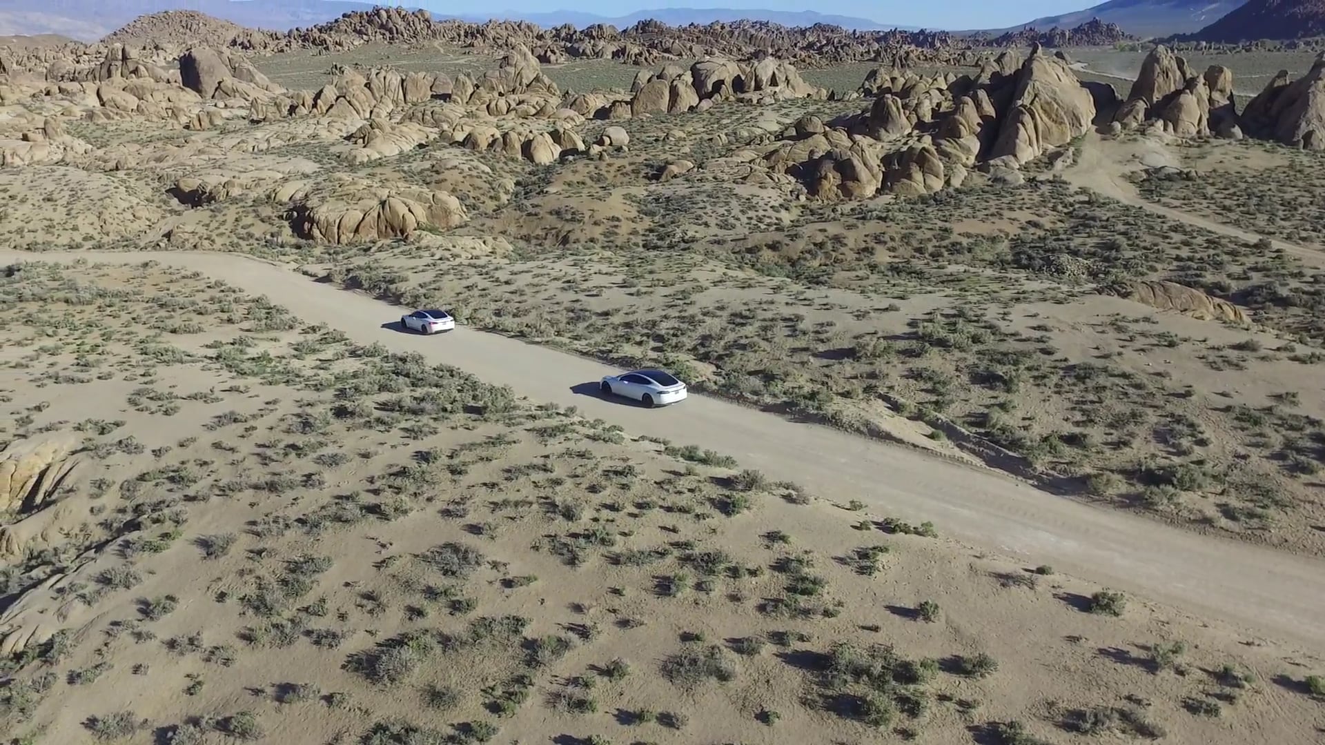 Twin Tesla Roadtrip Nevada-California