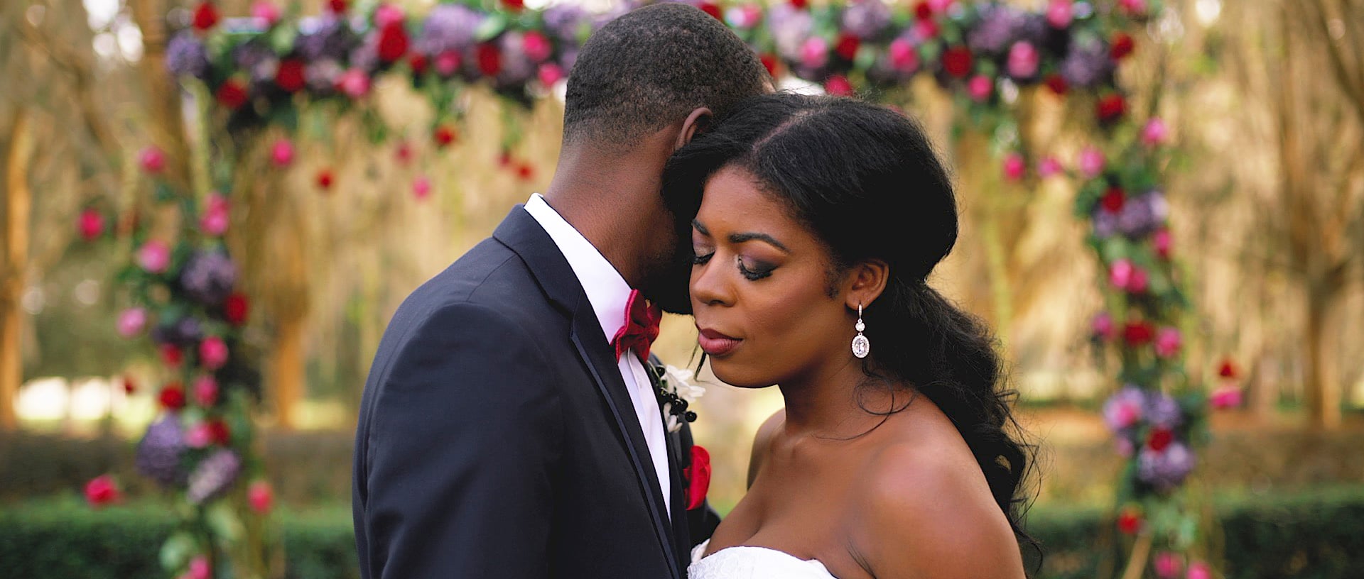 Video thumbnail for Reginald + Megan // Golden Ocala Wedding Highlight Reel