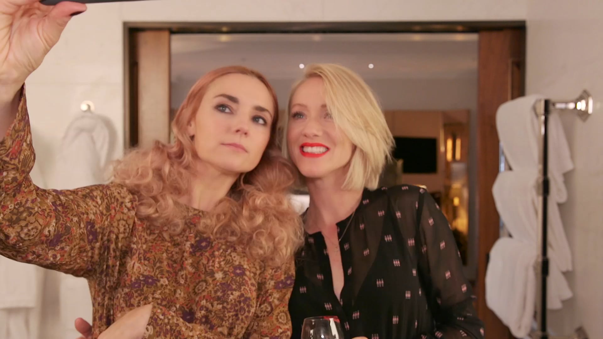 Estée Lauder - New Years Eve Party Look