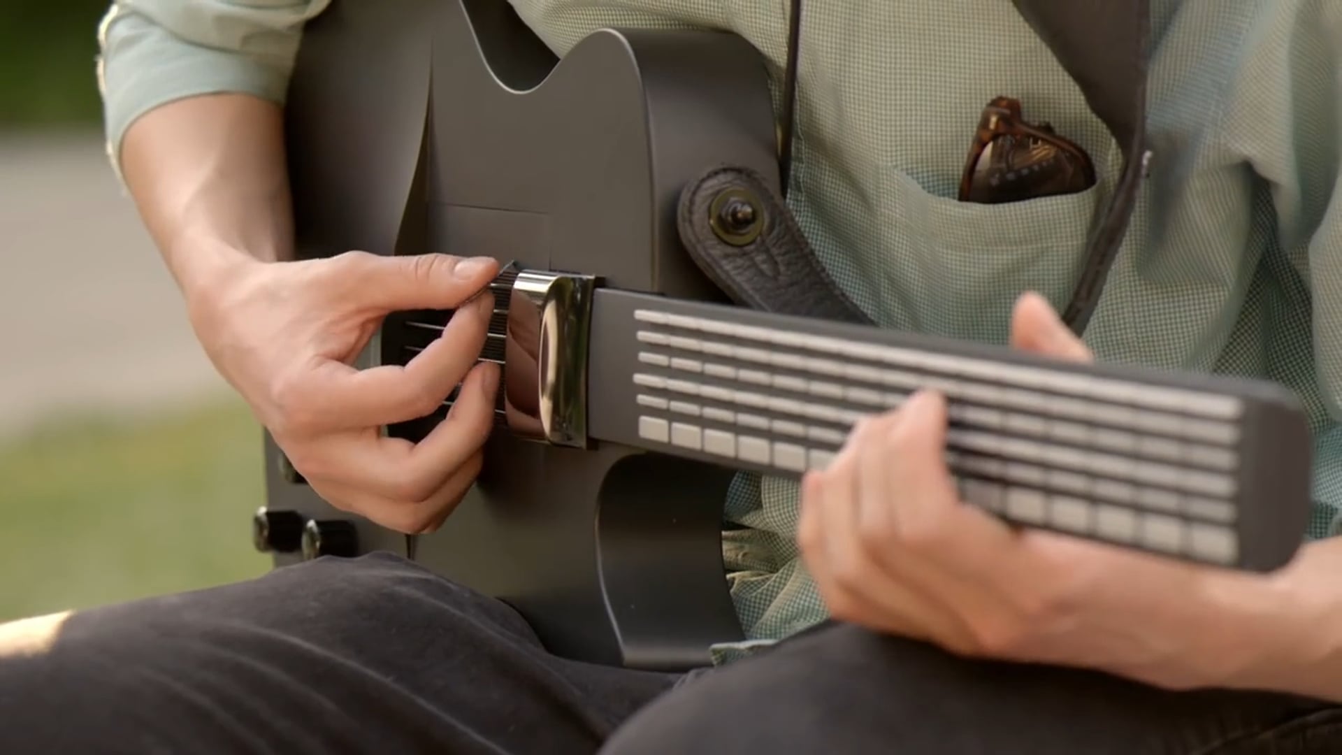 MI Guitar - A new type of guitar you can play in minutes
