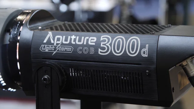 Aputure light deals storm cob 300d