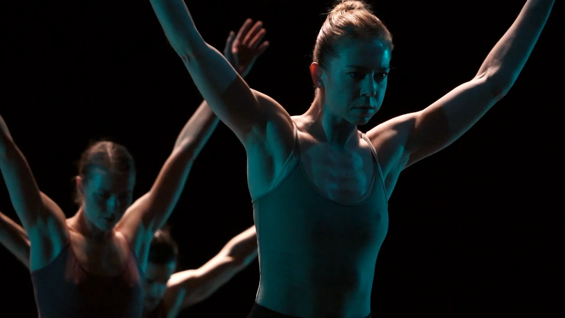 Danskompani, trailers Max, performed by