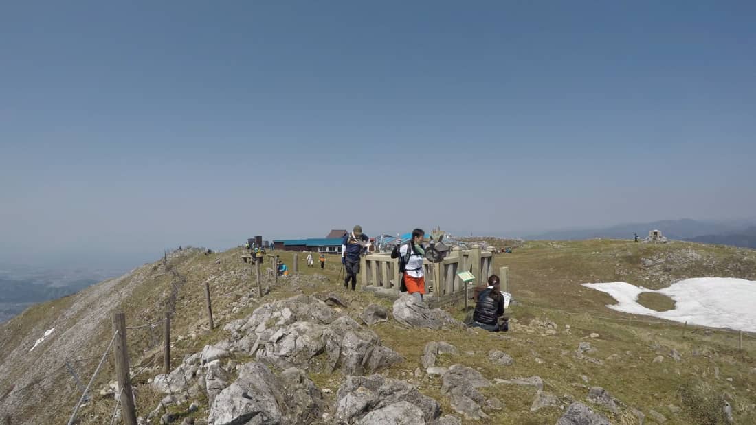 伊吹山 ゴールデンウィークにドライブウェイで気軽くハイキング Go Go Mountain