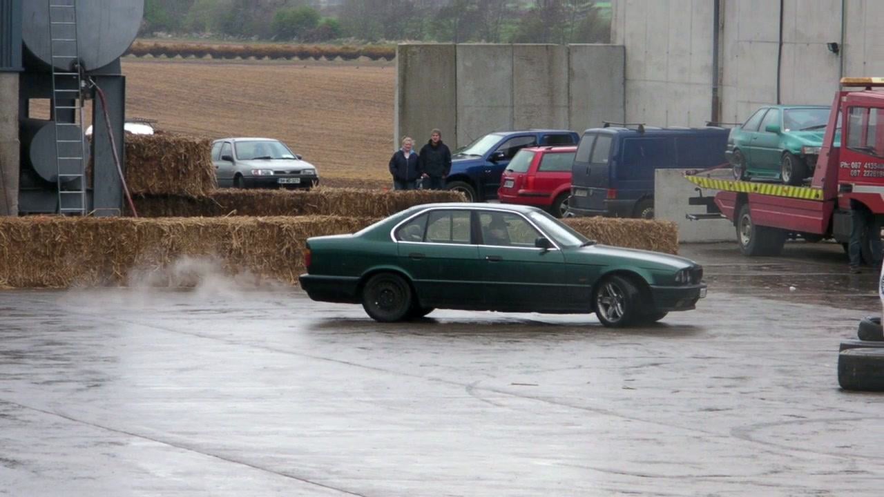 Bmw 530i drift on Vimeo