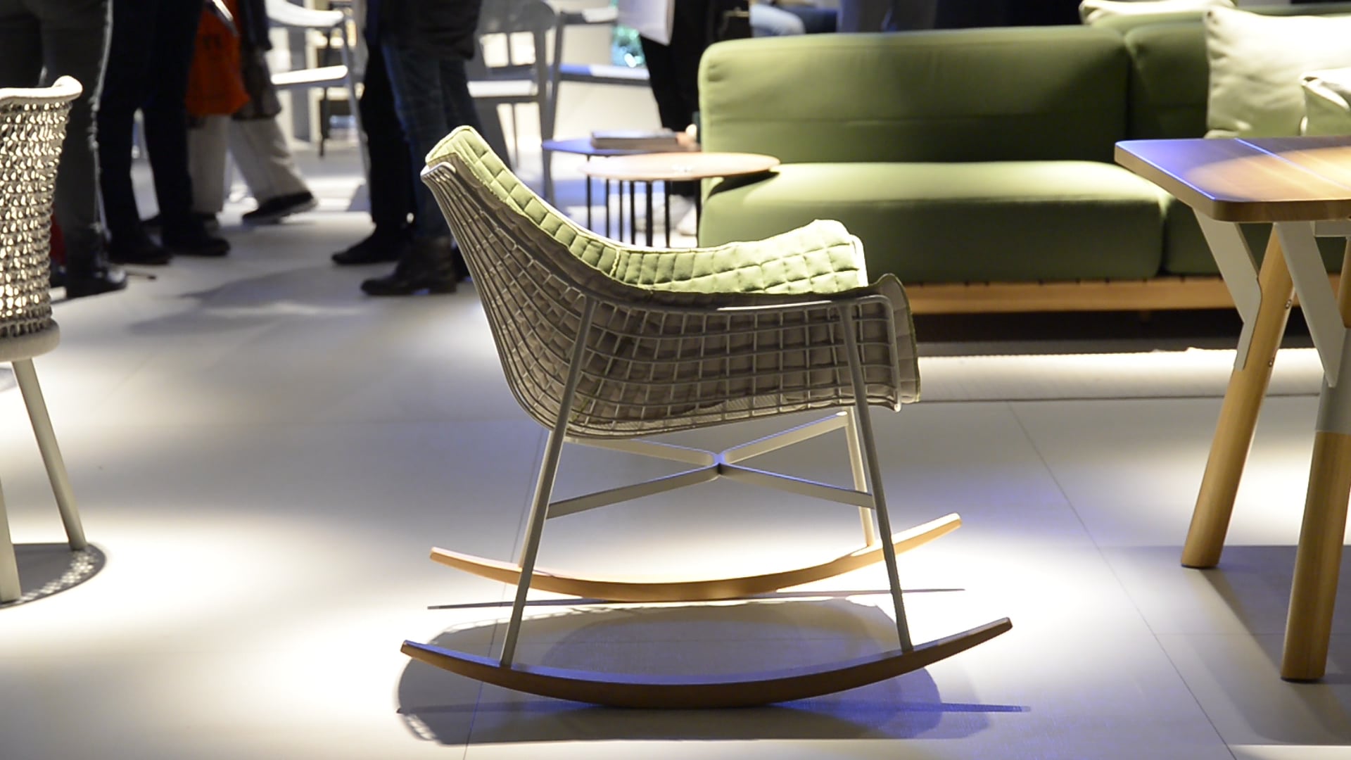 varaschin outdoor therapy summerset rocking chair #2 on Vimeo
