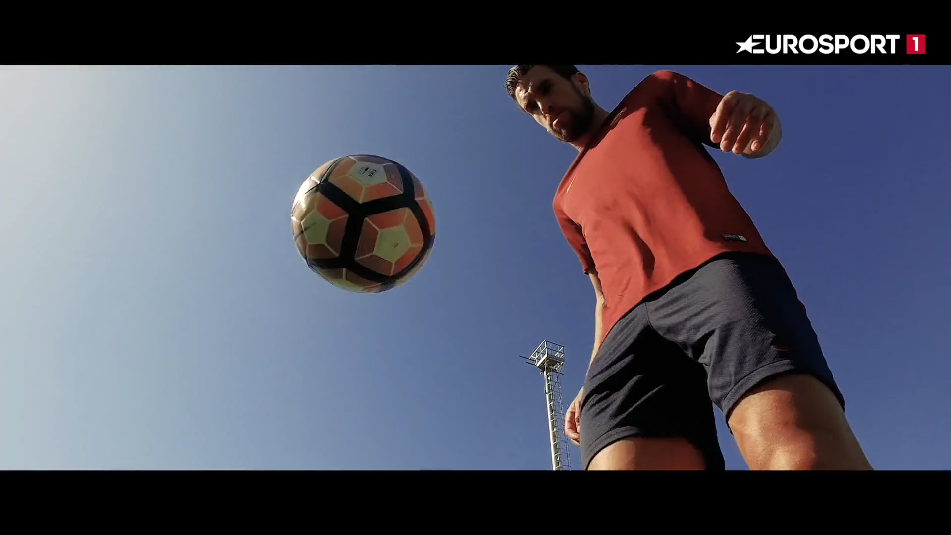 Kevin Strootman - At home in Rome (episode 3)