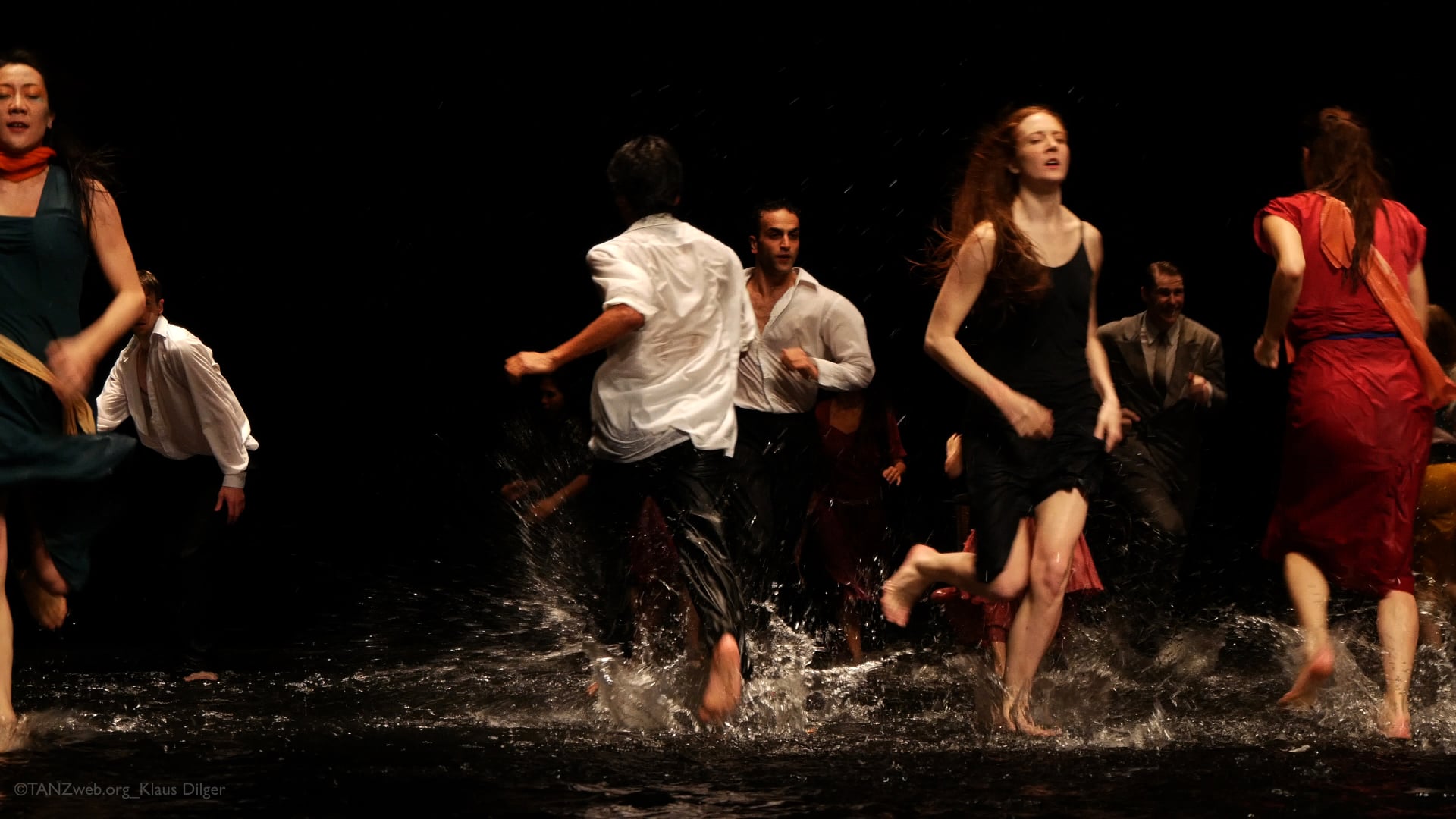 IMPRESSIONEN - ARIEN - VON PINA BAUSCH TANZTHEATER WUPPERTAL