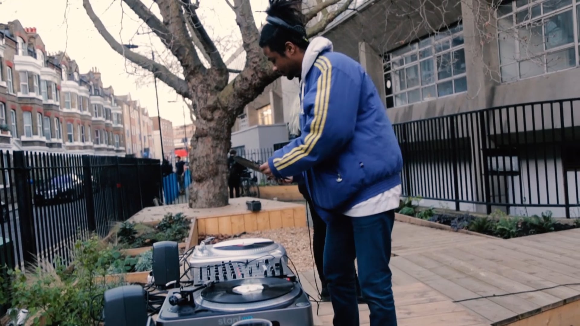 Broken Records @ ida Garden