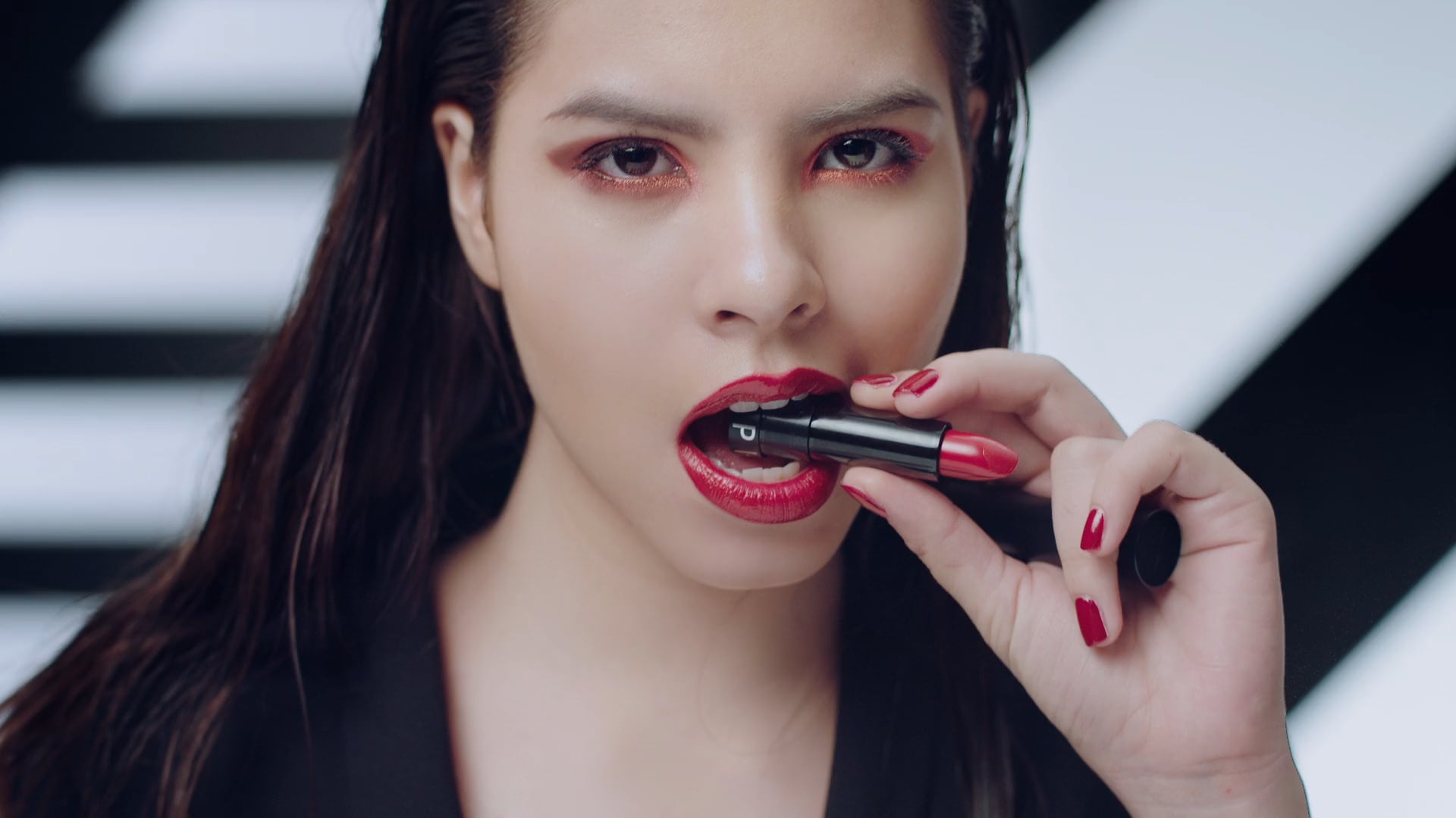 SEPHORA - Where Your Beauty Beats [TVC]