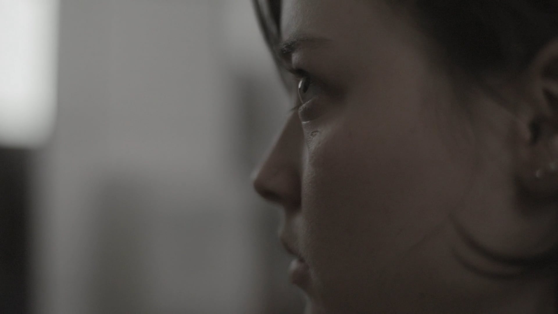 Lagrimas No Escuro (Tears in the Dark) - Trailer